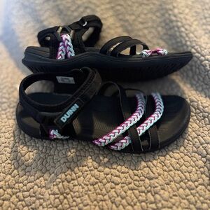 DUINN Black and Multicolor Women's Sandals, walking, outdoor, light hiking 7​